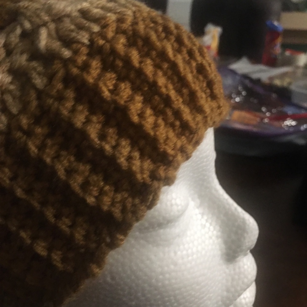 Beautiful hat - Picture 2 of 5